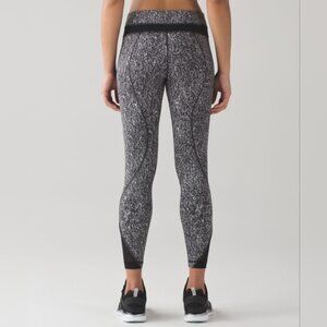 Lululemon Inspire Tight II Power Luxtreme Suited Jacquard Black White / Black